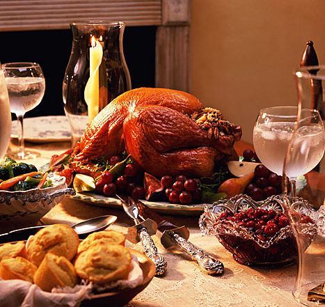 ¿Por qué se comen uvas, pavo y roscón en Navidad?