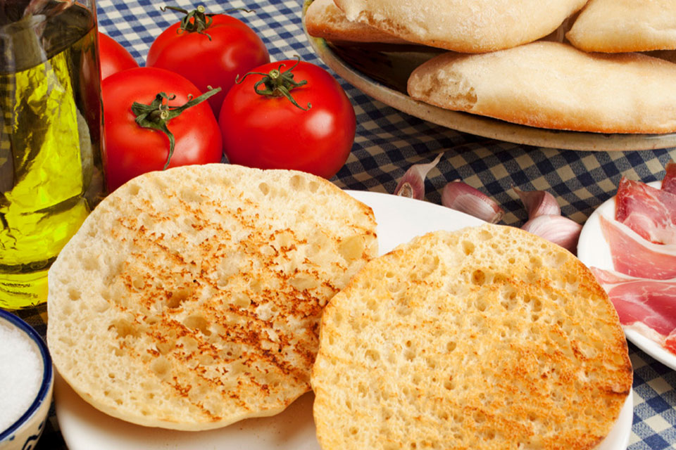 La Molletería de Antequera o cómo hacer molletes al calor de un horno de piedra