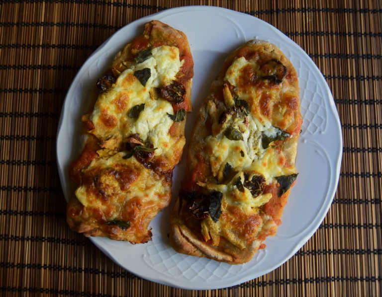 Cocina con mentta: Coca de tomates confitados y soja texturizada