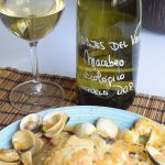 Merluza en salsa con almejas. El sencillo manjar del mar