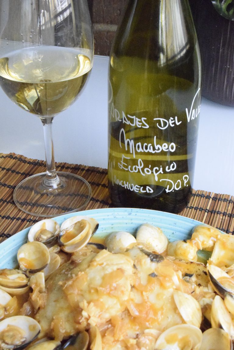 Merluza en salsa con almejas. El sencillo manjar del mar