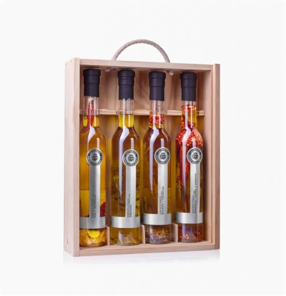 Estuche de madera con cuatro aceites de oliva virgen extra
